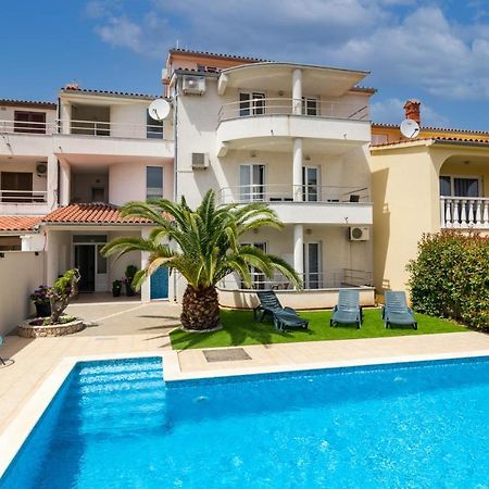 Apartments And Rooms Alenka Banjole Luaran gambar