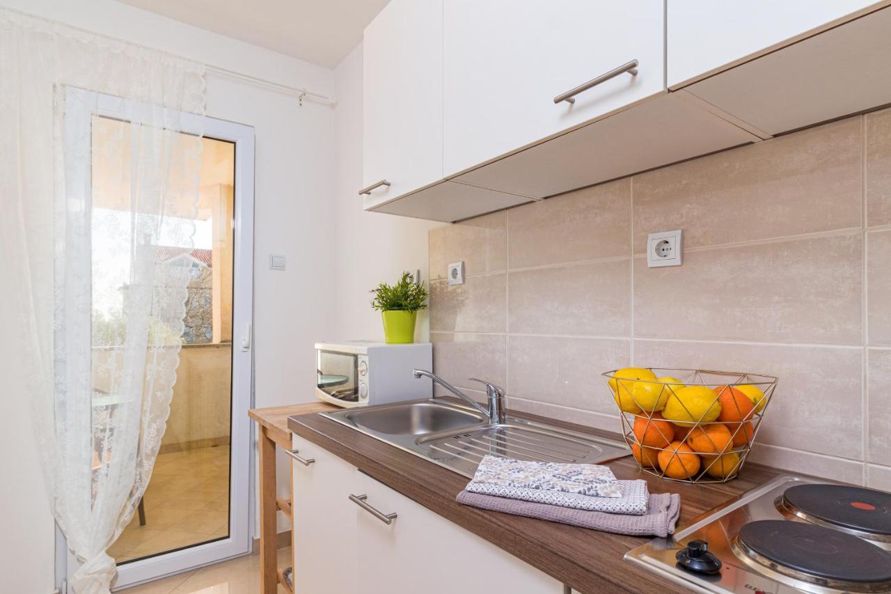 Apartments And Rooms Alenka Banjole Luaran gambar