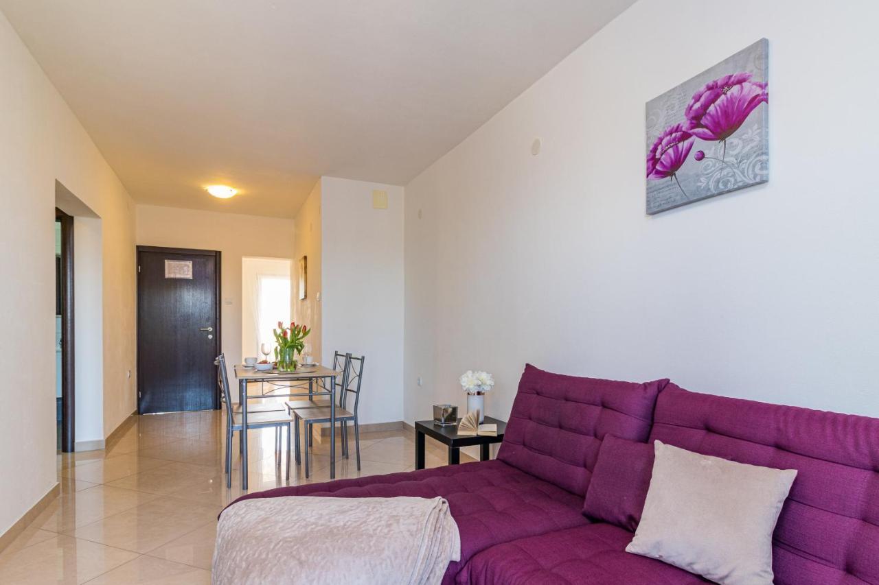 Apartments And Rooms Alenka Banjole Luaran gambar