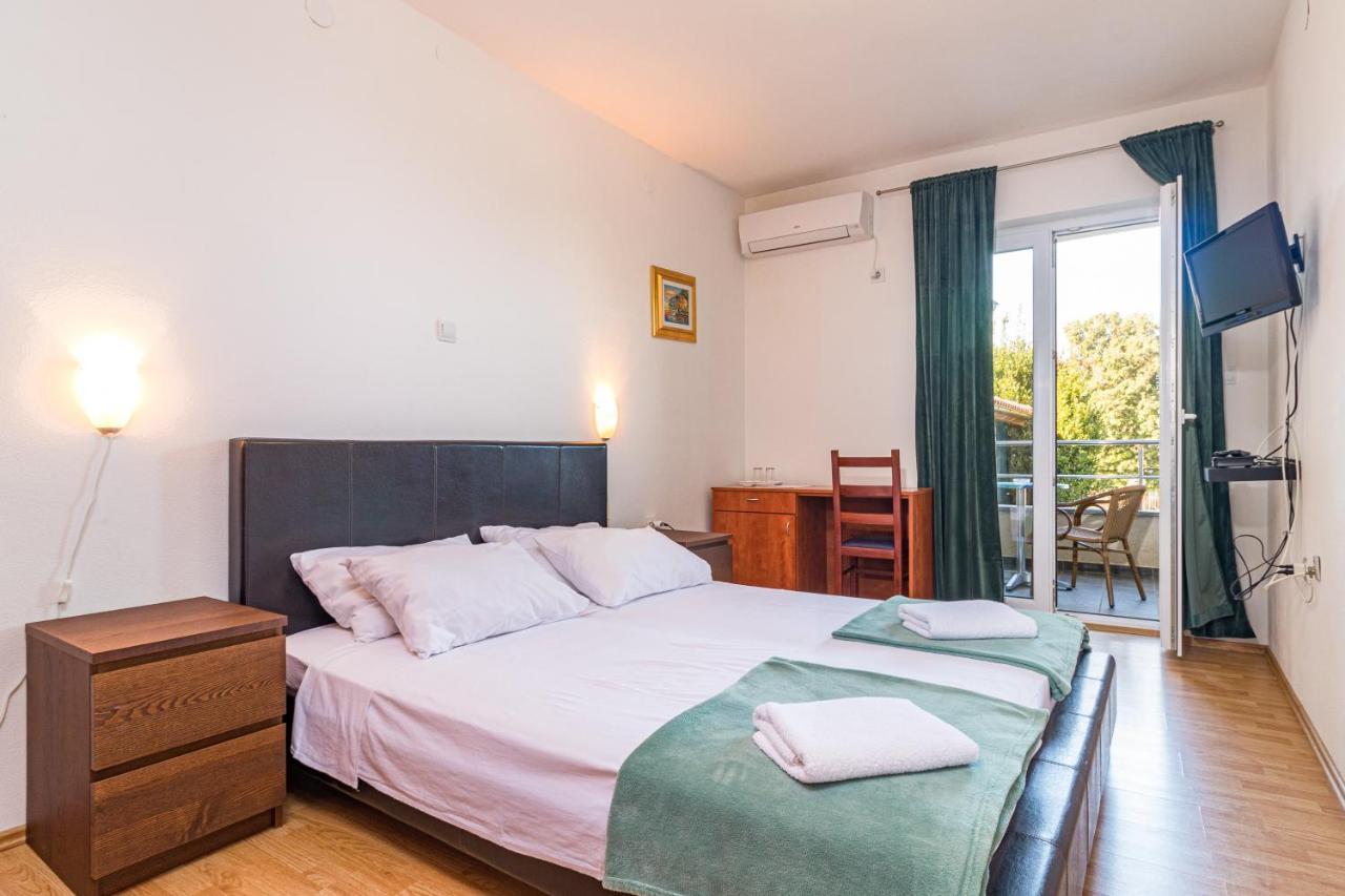 Apartments And Rooms Alenka Banjole Luaran gambar