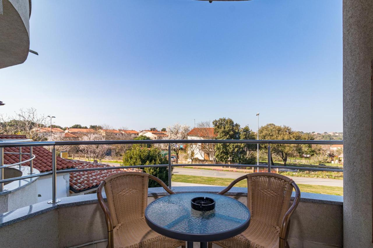 Apartments And Rooms Alenka Banjole Luaran gambar