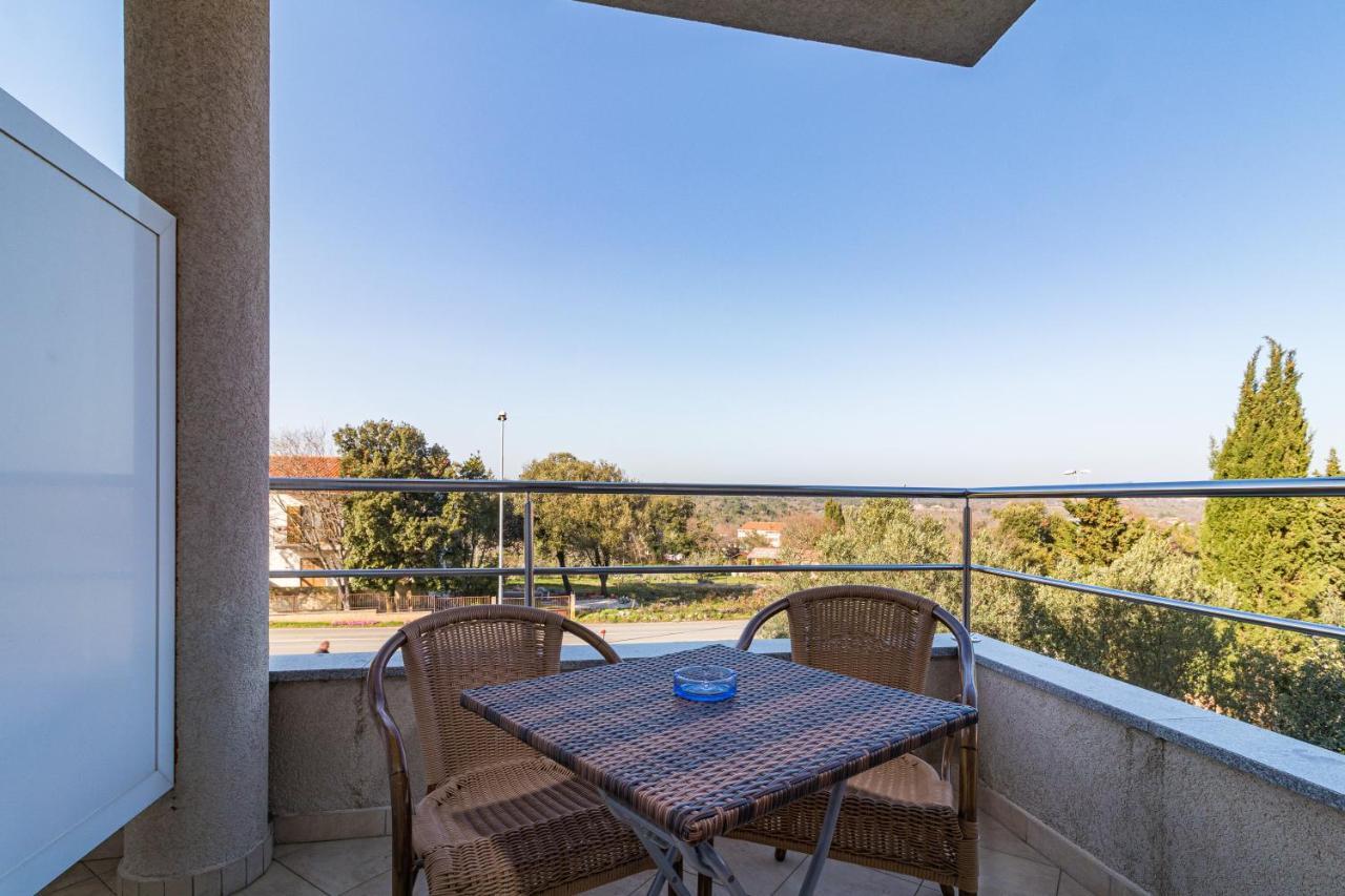 Apartments And Rooms Alenka Banjole Luaran gambar