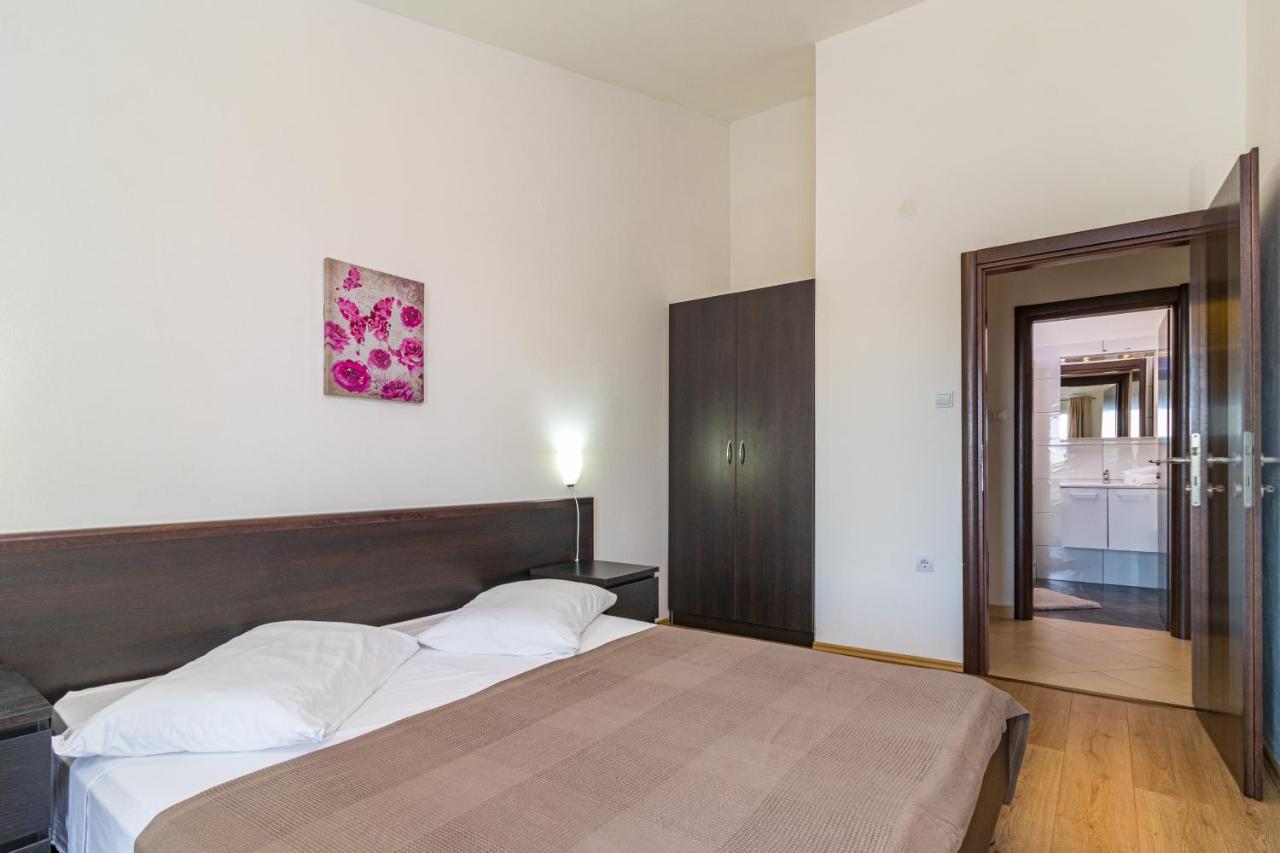 Apartments And Rooms Alenka Banjole Luaran gambar