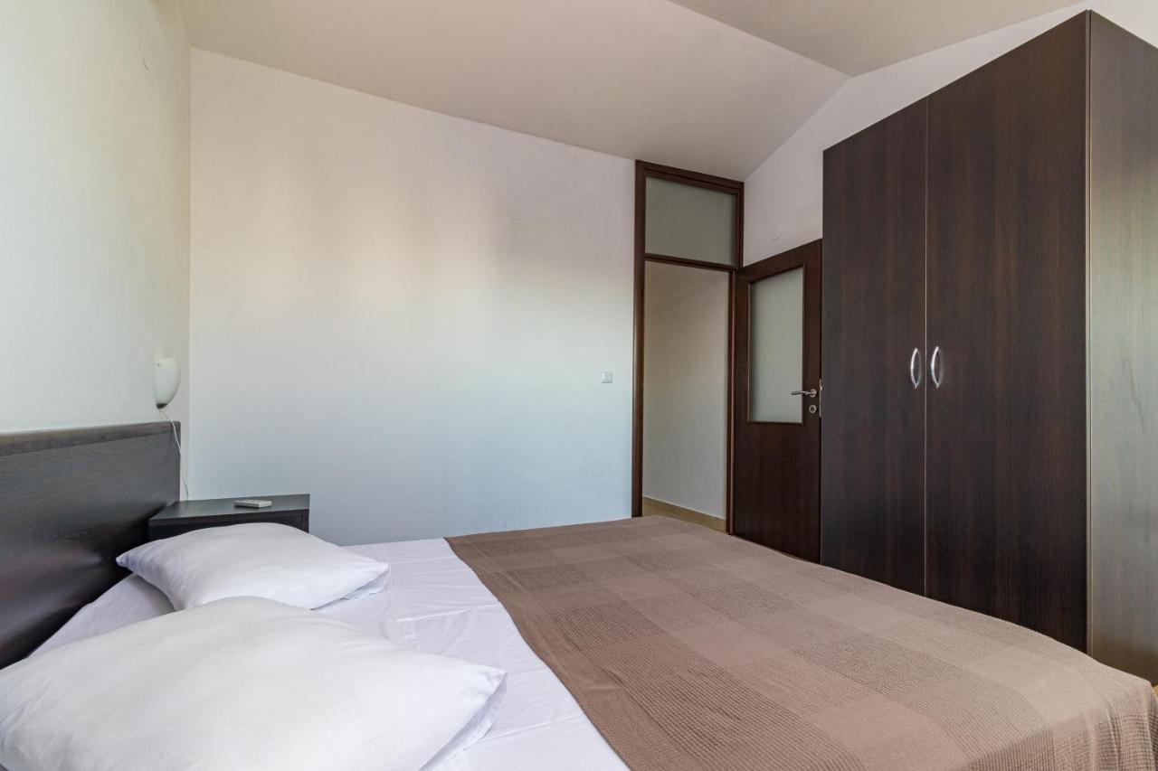 Apartments And Rooms Alenka Banjole Luaran gambar