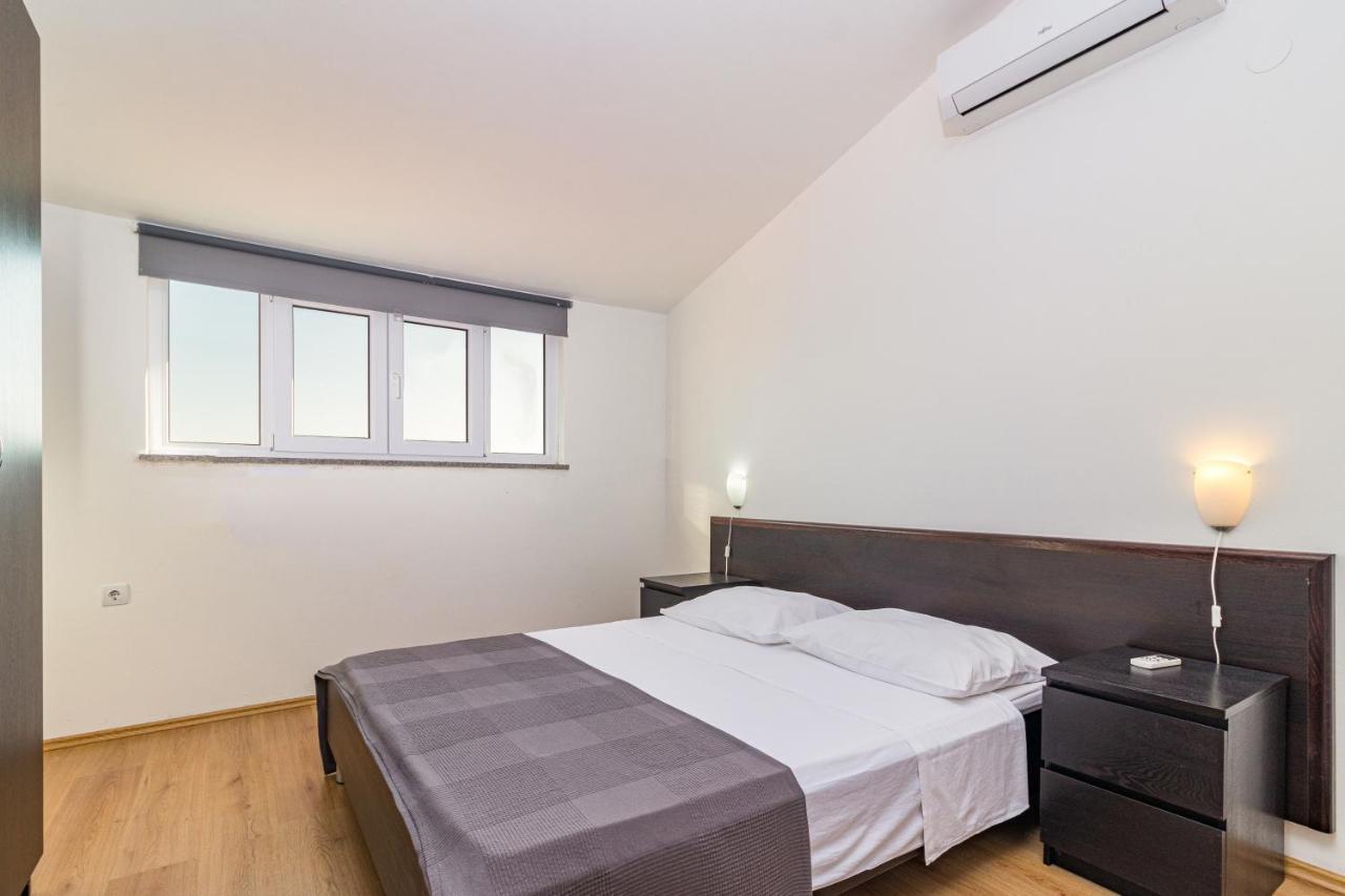 Apartments And Rooms Alenka Banjole Luaran gambar