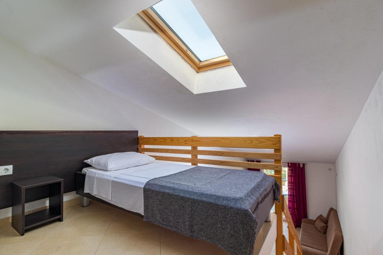 Apartments And Rooms Alenka Banjole Luaran gambar