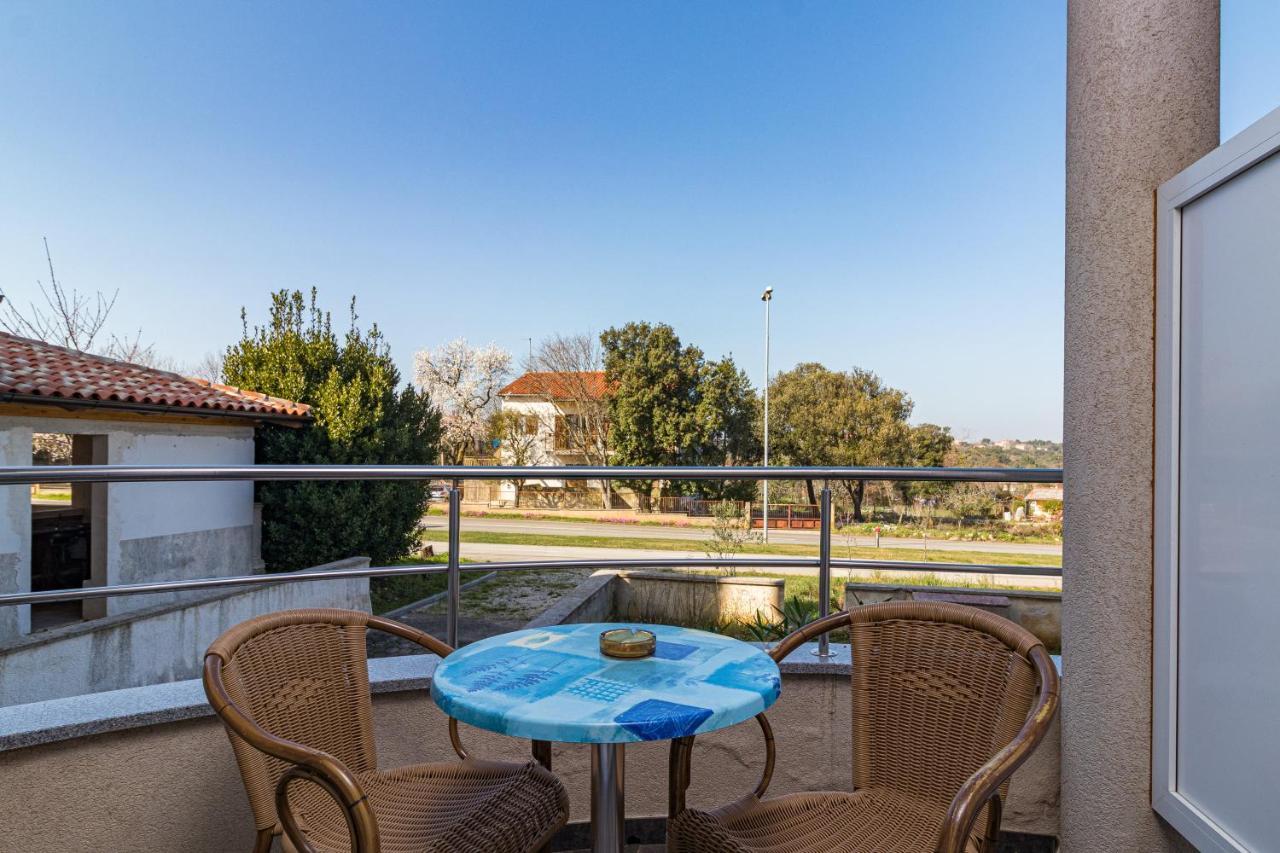 Apartments And Rooms Alenka Banjole Luaran gambar