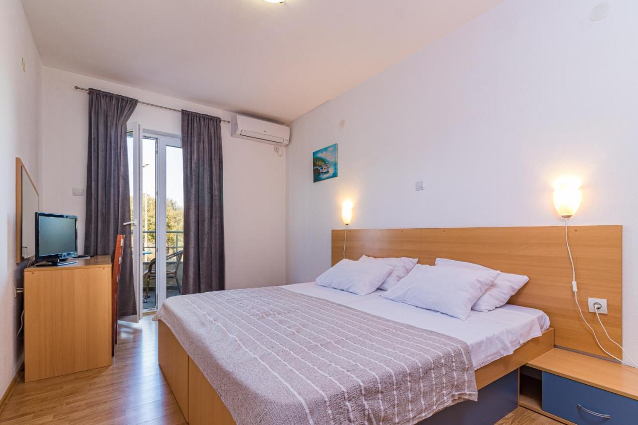 Apartments And Rooms Alenka Banjole Luaran gambar