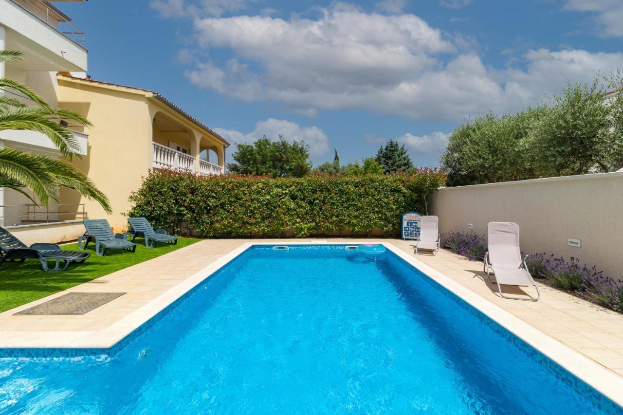 Apartments And Rooms Alenka Banjole Luaran gambar