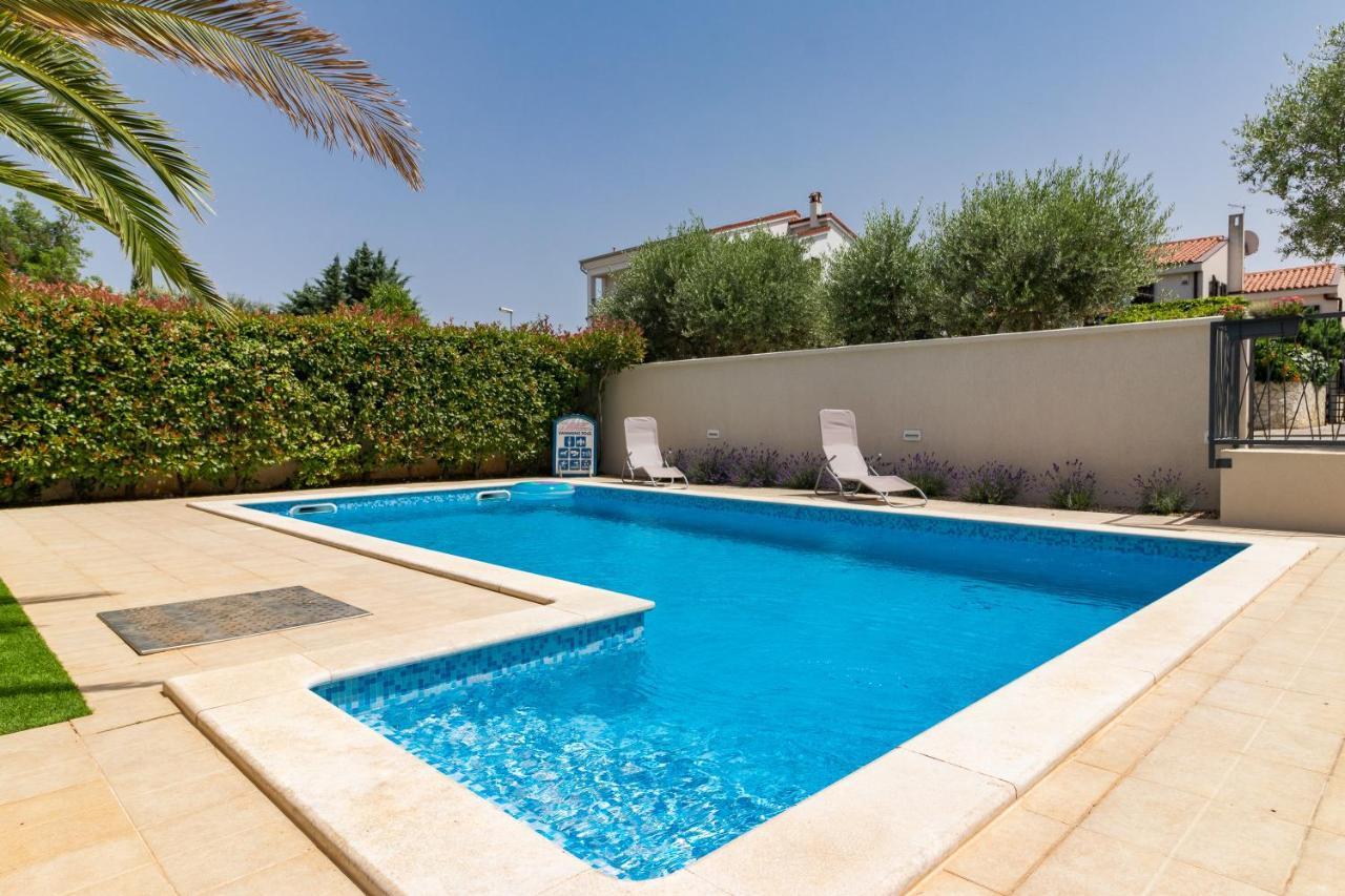 Apartments And Rooms Alenka Banjole Luaran gambar